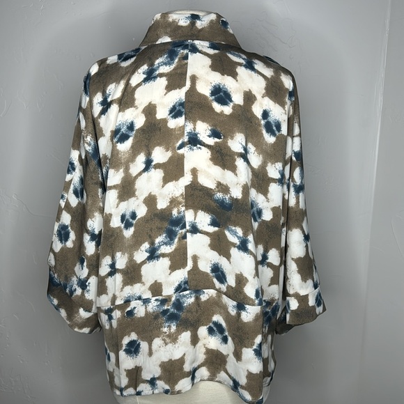 Kimono open front top Size 2X Fits from a medium if you like a oversized look - Picture 5 of 8